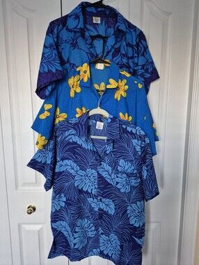 Bundle of 3 Men's Blue Tropical Button-Up Short Sleeve Shirts